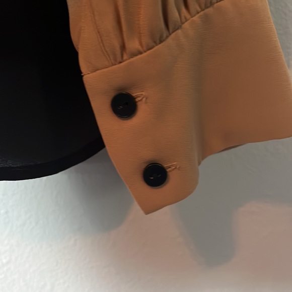 Never worn DVF Silk Top - Picture 4 of 4